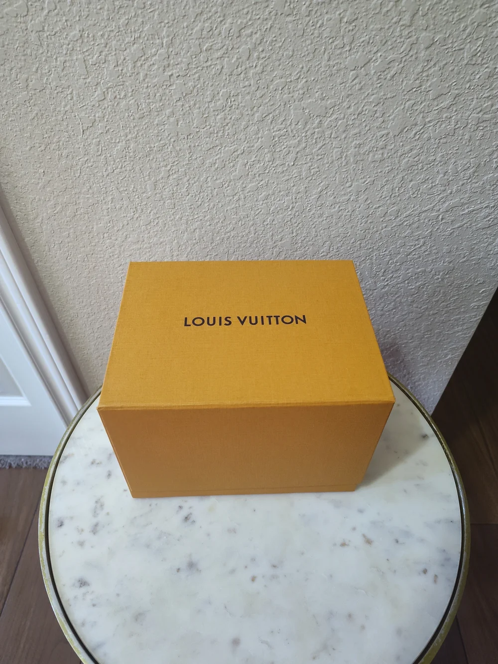 LOUIS VUITTON Magnetic Gift Box 8